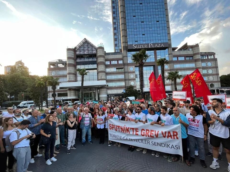 Sputnik Türkiye Çalışanlarının Grevi Sürüyor