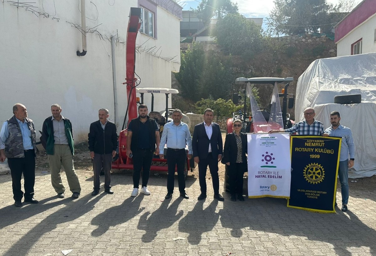 Rotary’den Süt Birliğine Traktör Ve Silaj Makinesi Desteği