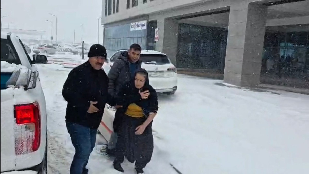 Adıyaman Belediyesi Ekiplerinden Hayat Kurtaran Müdahale: Ambulansta Mahsur Kalan Hastalar Hastaneye Yetiştirildi