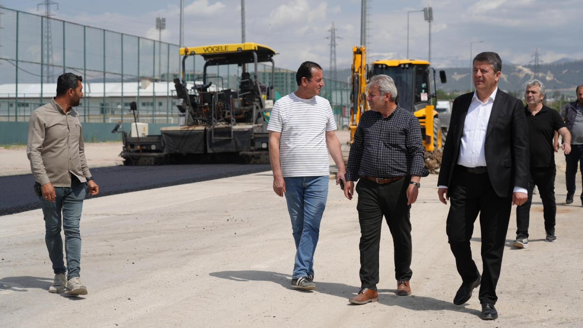 Karaali Caddesinde Asfalt Serim Çalışmaları Başladı