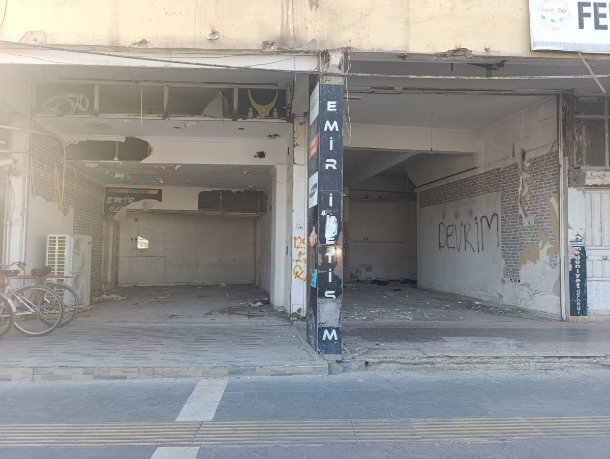 Adıyaman'da Gözler Yıkımı Bekleyen Binalarda