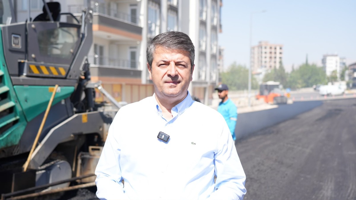 Başkan Tutdere Ak Konut Bölgesindeki Asfalt Çalışmalarını Sahada İnceledi “Adıyaman’ın Her Noktasında Gece Gündüz Çalışıyoruz”