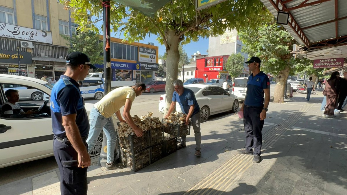 Adıyaman Belediyesinden Yaya Güvenliği İçin Kaldırım Denetimi Kaldırım ve Yol İşgallerine Yönelik Denetimlerde Esnafın Duyarlılığı Dikkat Çekti