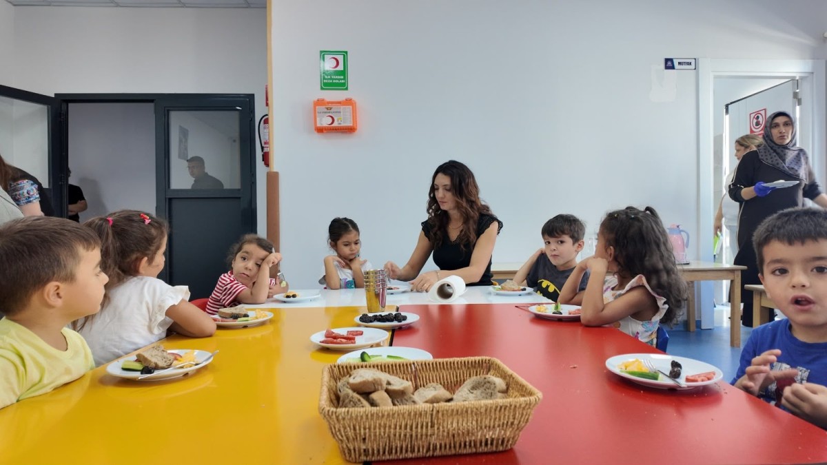 Yeni Mahalle Çocuk Kampüsü’nde Sağlıklı Kahvaltı Keyfi Adıyaman Belediyesi Üretiyor, Minikler Sağlıklı Besleniyor