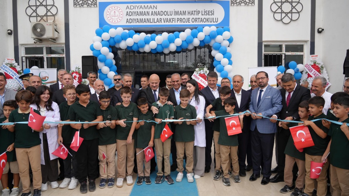 Adıyamanlılar Vakfı İmam Hatip Proje Ortaokulu Törenle Açıldı Başkan Tutdere’den Hayırseverlere: “Elinizi Memleketinizden Çekmeyin”