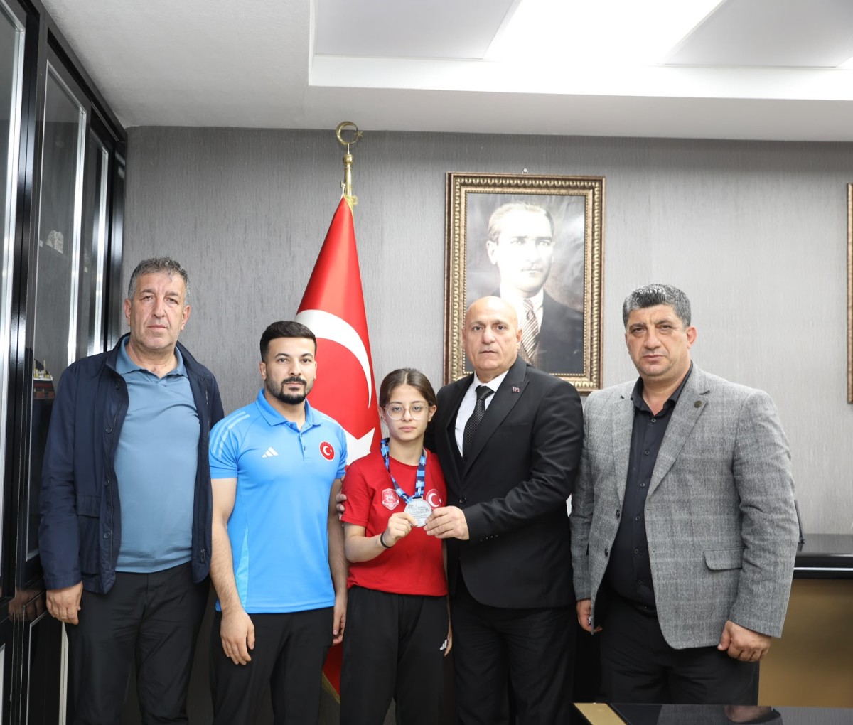 Balkan İkincisi Kübra Selin Turgut’tan Hüseyin Elüstü’ye Ziyaret