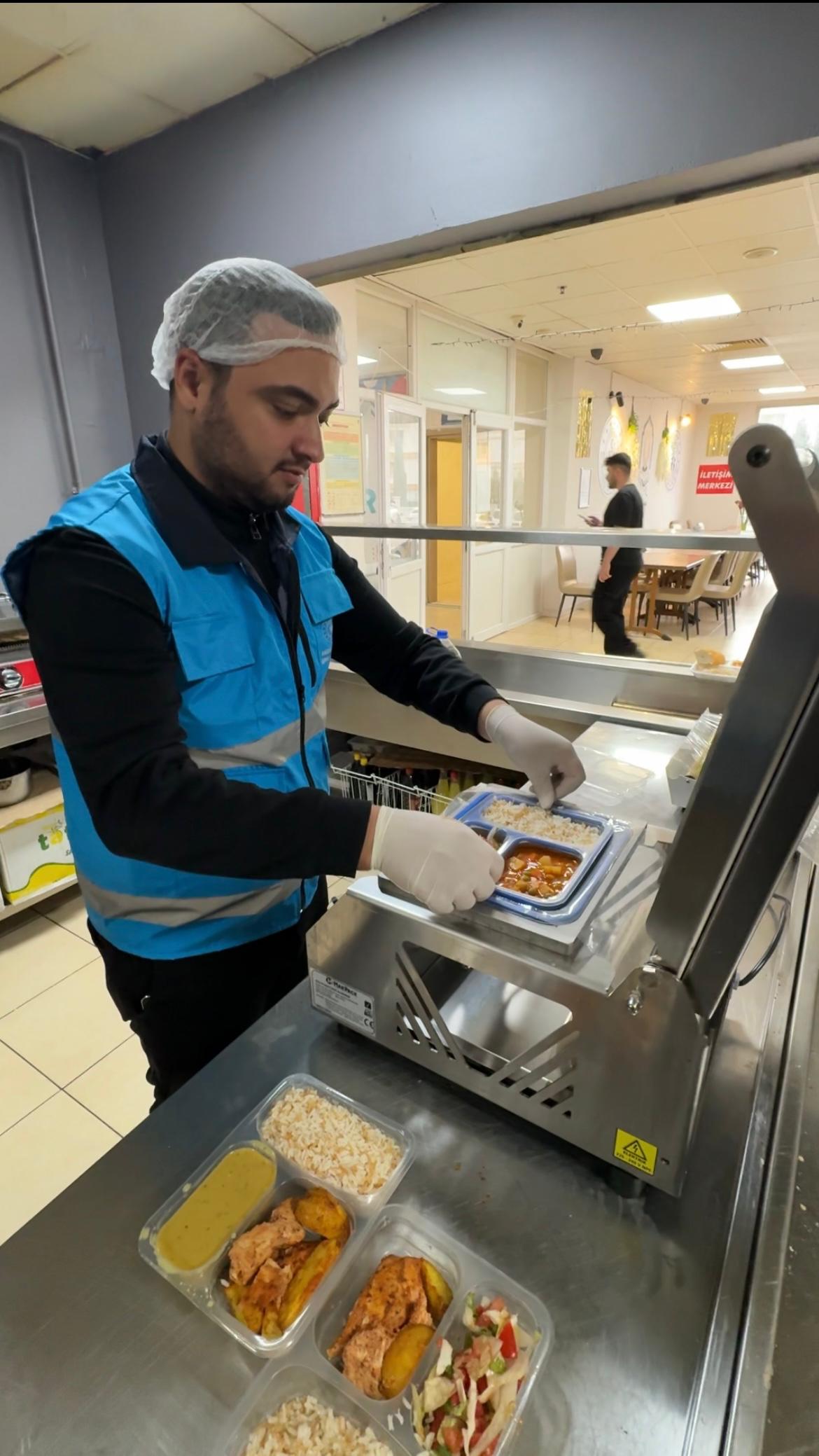 Komşum Projesi ile Gençlerden Dayanışma Örneği