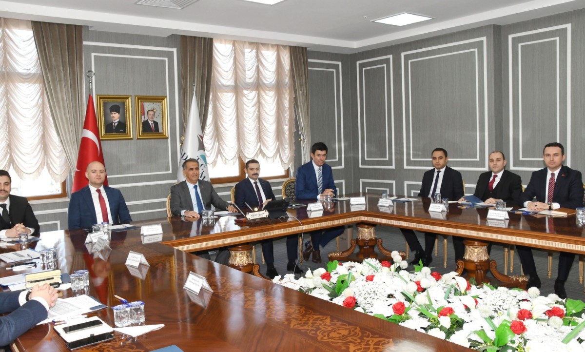 İlçe Kaymakamları Vali Mahmut Çuhadar Başkanlığında Toplandı