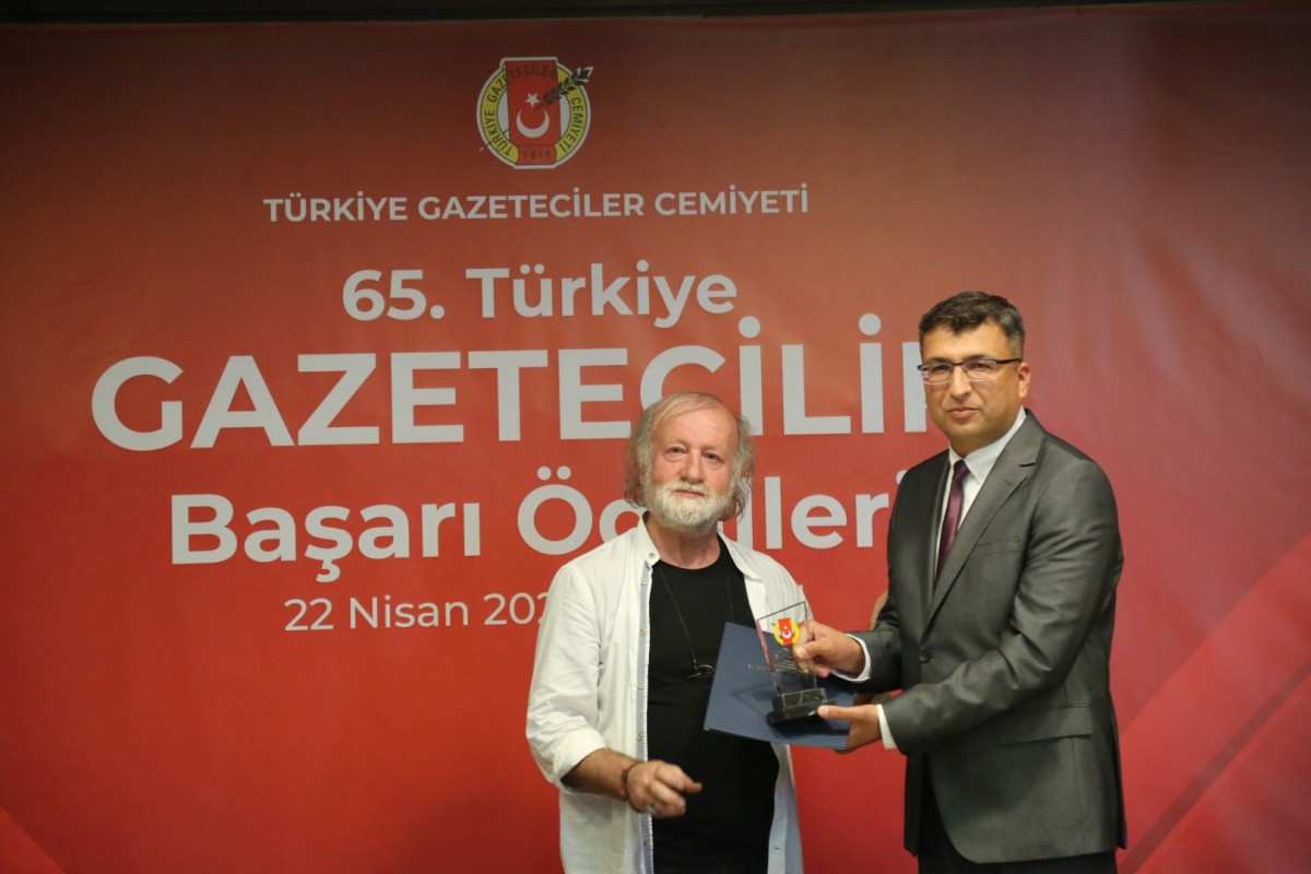 TGC Türkiye Gazetecilik Başarı Ödülleri Sahiplerini Buldu İnternet Röportaj Övgü Ömer Karakuş’un Oldu