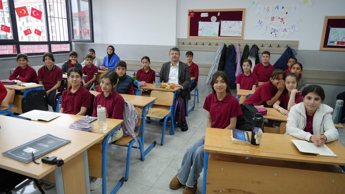 Başkan Tutdere’den Minik Başkan’a Anlamlı Destek 