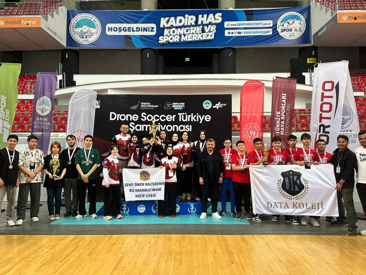 Drone Soccer Türkiye Şampiyonası’nda Dromer Takımı Namağlup Şampiyon Oldu