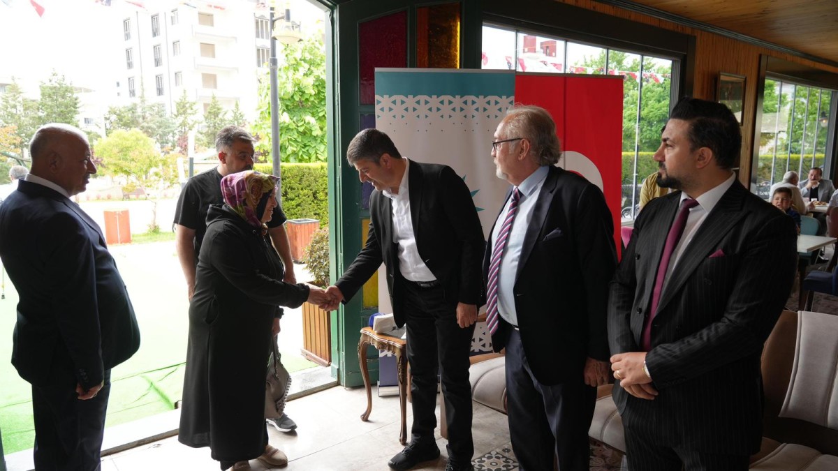  Başkan Tutdere Bayramlaşma Töreninde Hemşehrileriyle Buluştu  “Adıyaman Belediyesi Halkının Emrindedir”