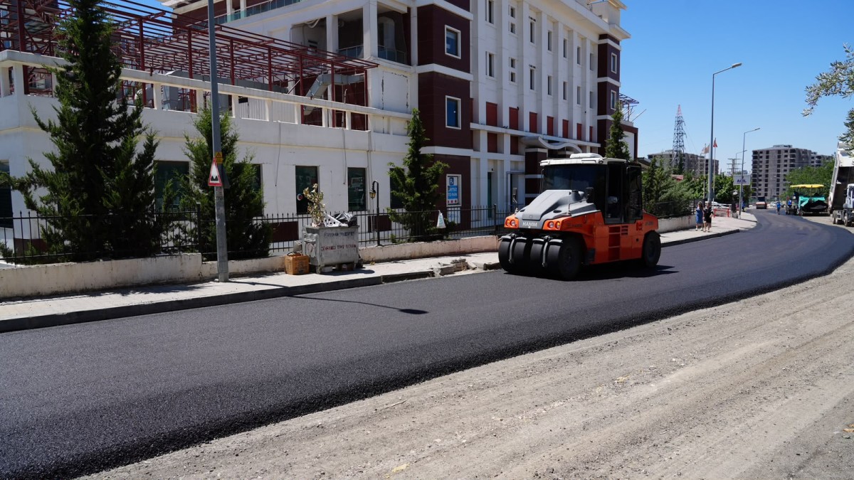 Başkan Tutdere Yeni Sanayi Mahallesi’ndeki Çalışmaları Yerinde İnceledi 3. Çevre Yolu’nun Kuzey Şeridinde Asfalt Serim Çalışmaları Başlayacak 