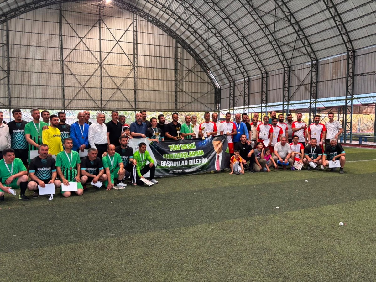 Adıyaman Belediyesi’nde Futbolun Şampiyonu Fen İşleri Müdürlüğü Oldu Birimler Arası Futbol Turnuvası Coşkuyla Tamamlandı