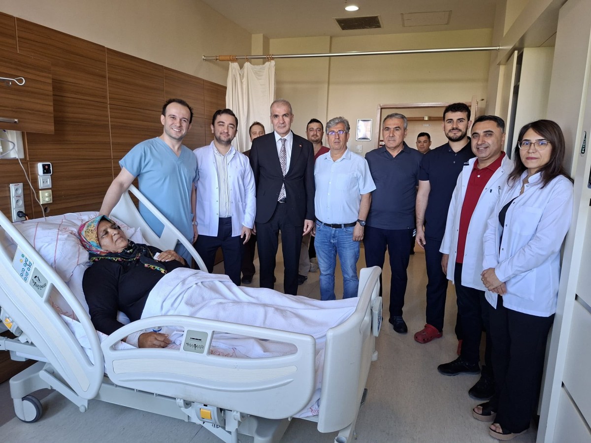Adıyaman’da Sağlıkta Önemli Başarı: Endoskopik Hipofiz Ameliyatı Multidisipliner Ekiple Gerçekleştirildi