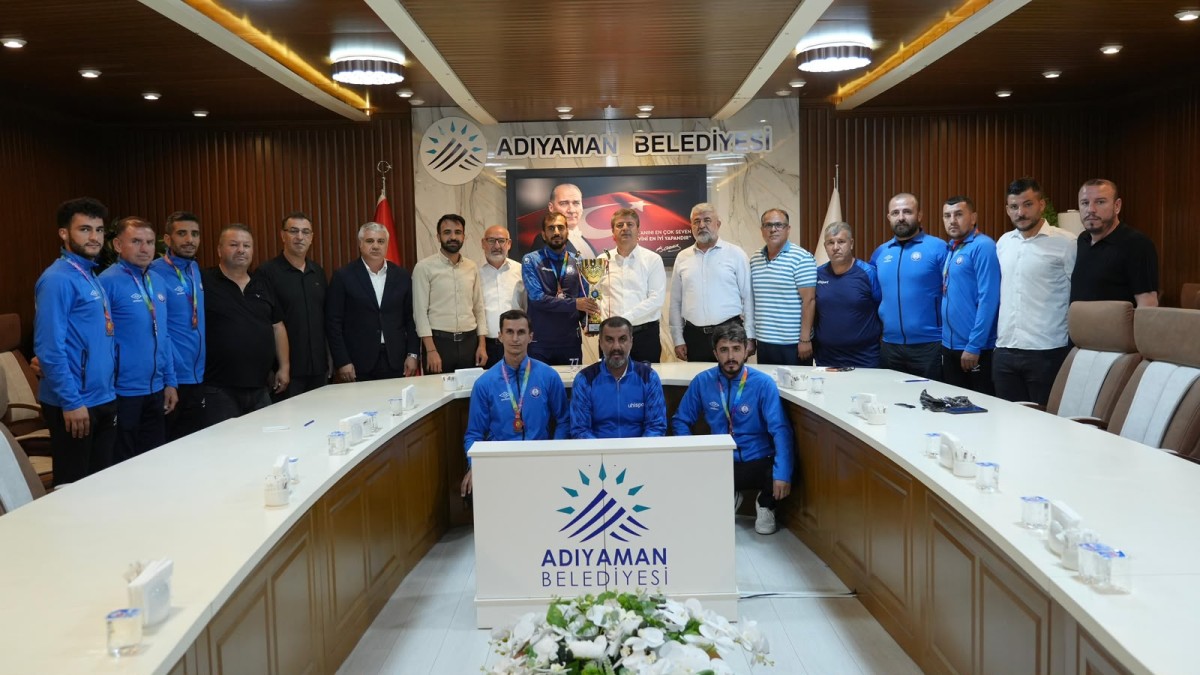 Adıyaman Belediyesi İşitme Engelliler Futbol Takımı’ndan Başkan Tutdere’ye Ziyaret