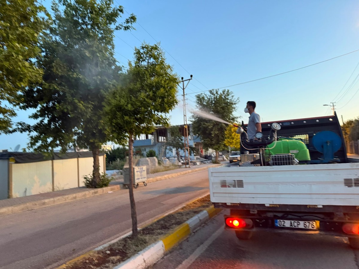 Adıyaman Belediyesi’nden Haşereyle Mücadelede Yoğun Mesai: Günlük 350 Kilometre İlaçlama