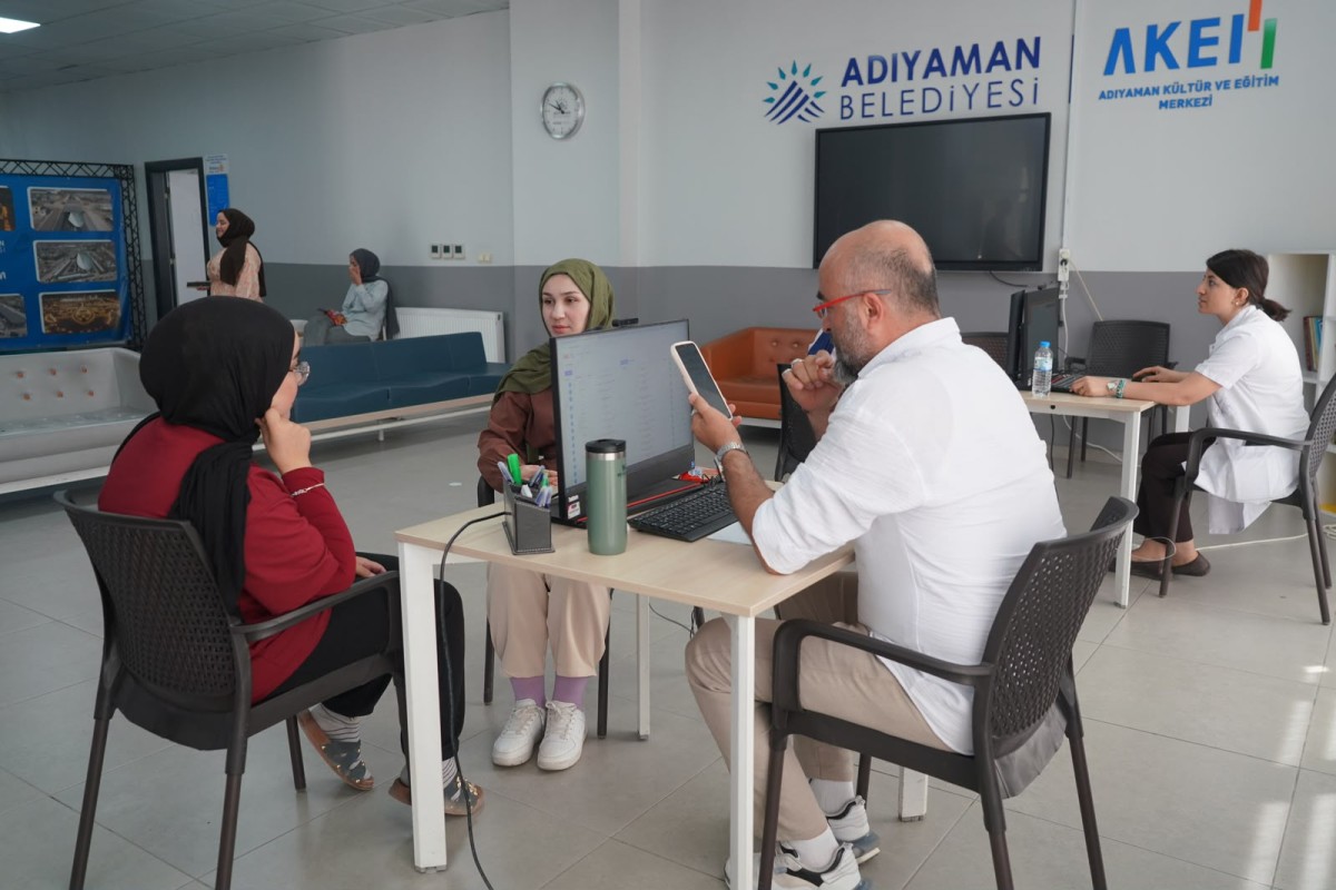 AKEM’de YKS Tercih Günleri Başladı Üniversite Adaylarına Uzman Desteği