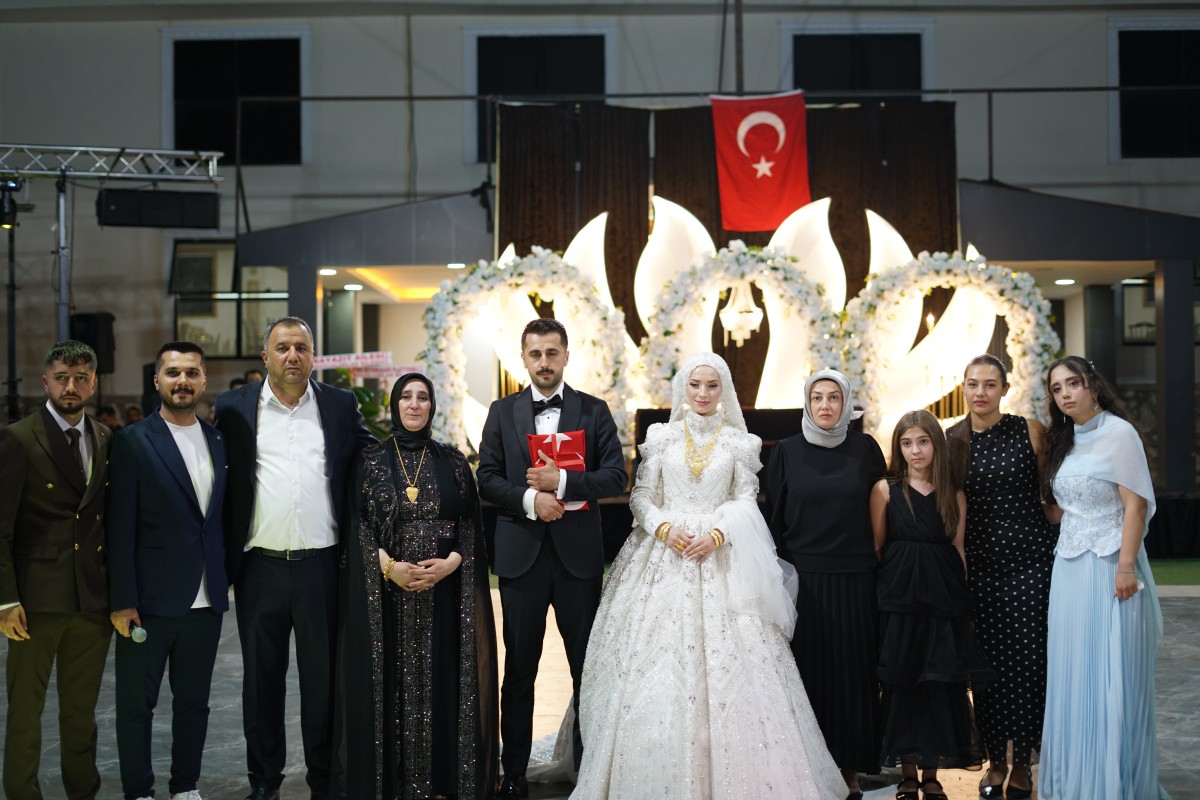Erdal Yılmaz’ın Oğlu Aziz Yılmaz ile Melike İnci’nin Mutlu Günü