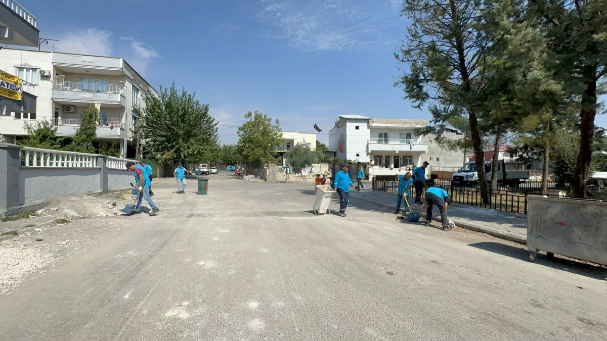 Adıyaman Belediyesi’nden Toz ve Çevre Kirliliğine Karşı Kapsamlı Temizlik Çalışması