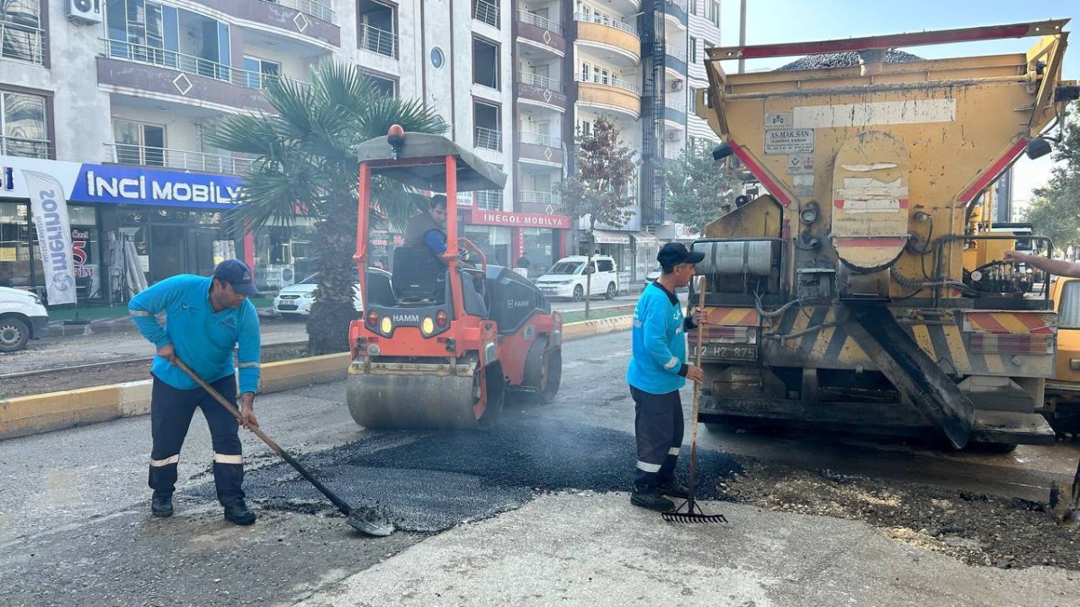 Adıyaman Belediyesi Yolları Daha Konforlu ve Güvenli Hale Getiriyor