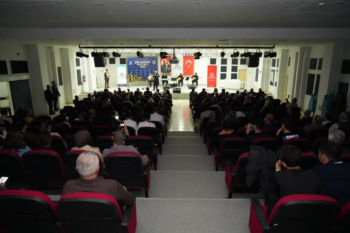 Adıyaman Belediyesinin Ev Sahipliğinde Uluslararası Şiir ve Müzik Festivali Düzenlendi